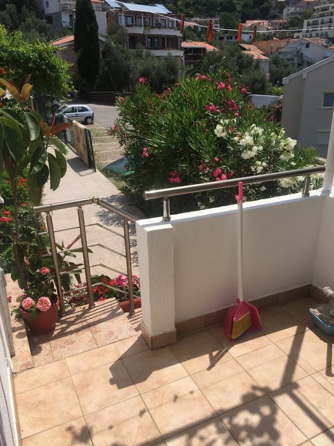 Апартаменты Apartments Sveti Stefan MNE Свети-Стефан-19